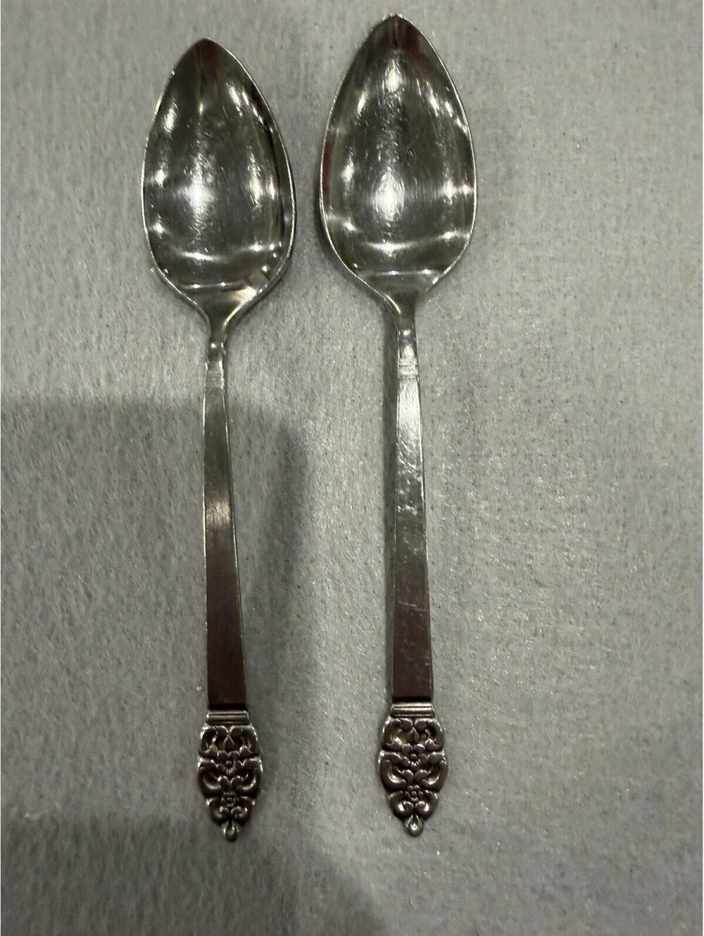 Oneida Nordic Crown Set Of 11 Pieces Forks And Spoons